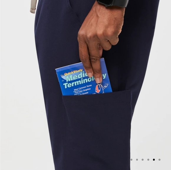 Figs Slim Axim™ Cargo Scrub Pants - Picture 7 of 8